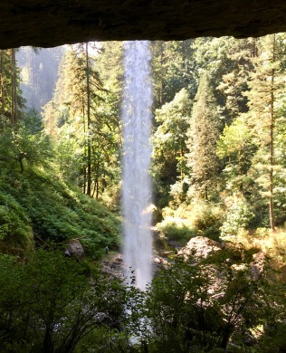 hiking at silver falls waterfalls trails